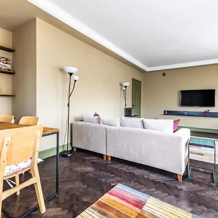 Apartment Chic Flat W Balcony Bbq 10 Min To Emaar In Uskudar Istanbul