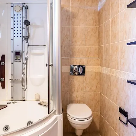 Chic Flat W Balcony Bbq 10 Min To Emaar In Uskudar *